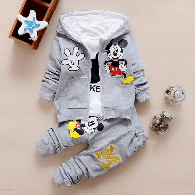 İlkbahar ve Sonbahar Yeni Ürünler Erkek Çocuk Giyim Seti Sevimli Mickey Pamuklu Kapşonlu Mont + Tişört + Pantolon 3 Parça Set Rahat Çocuk Spor Giyim